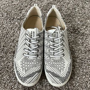 Ecco Knit Golf Shoes in Black and white